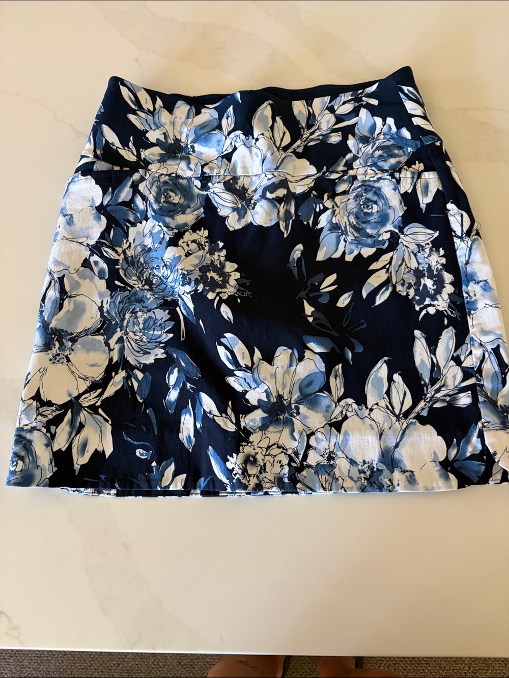 SC&Co Women's Navy Blue & White Floral Skort great for Golf